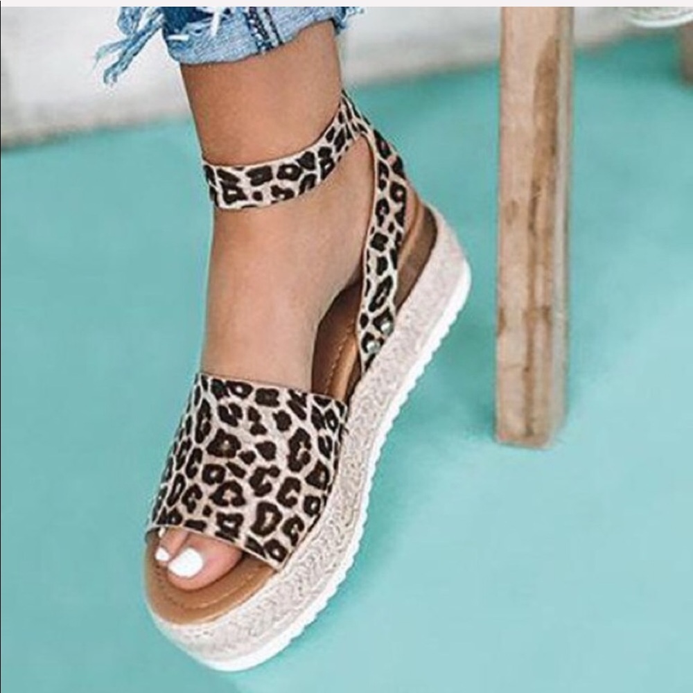 “Emilia”leopard Faux leather Espadrilles platforms - Picture 6 of 8